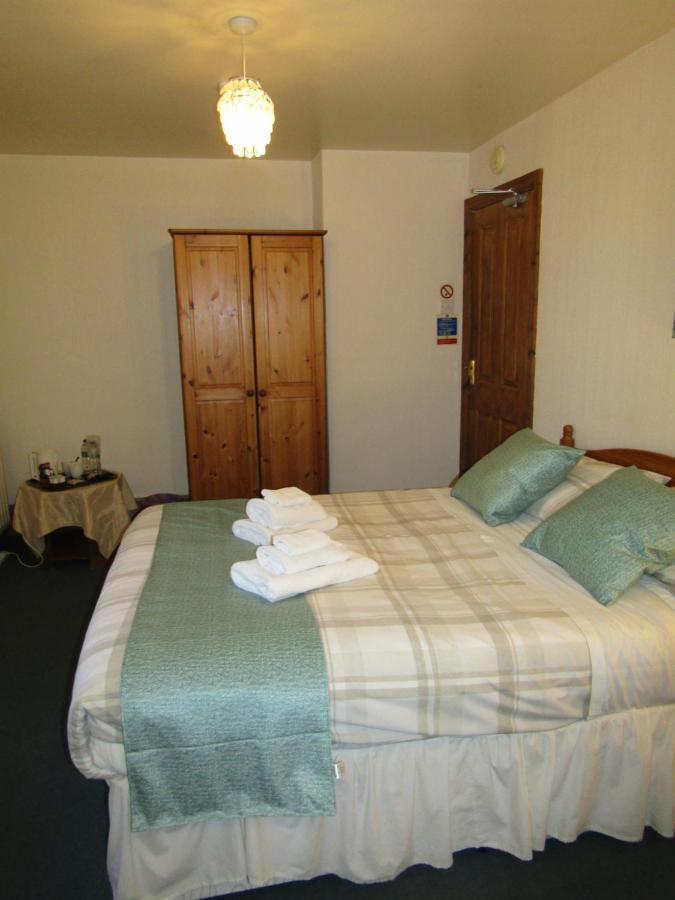 The Belted Will Inn Farlam Екстериор снимка