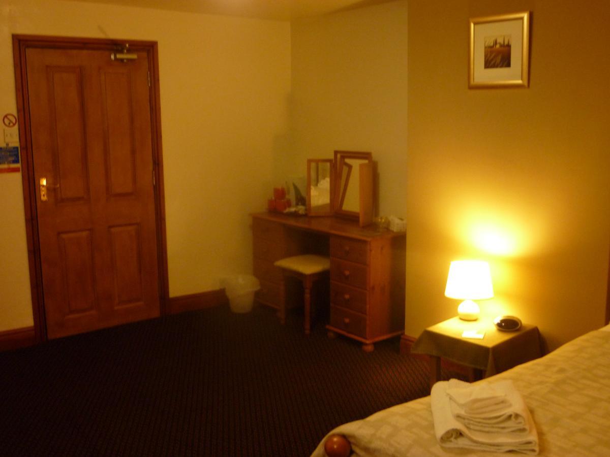 The Belted Will Inn Farlam Екстериор снимка